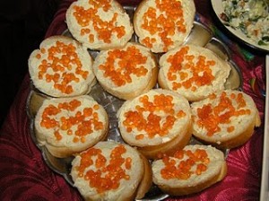 бутерброды с красной икрой