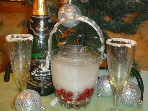 Ледяное оформление праздничного новогоднего стола Ледяное оформление праздничного новогоднего стола