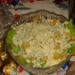 Салат Цезарь по-русски с курицей и сухариками Салат Цезарь по-русски с курицей и сухариками