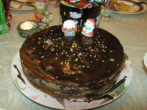 шоколадный торт с черносливом