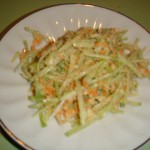Салат с зелёной редькой, морковью и сельдереем