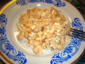 салат из птицы с белой фасолью