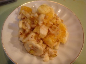 фруктовый салат с грецкими орехами