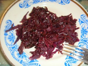 Тушёная краснокачанная капуста с яблоками Мясо, тушёное с краснокочанной капустой и яблоками