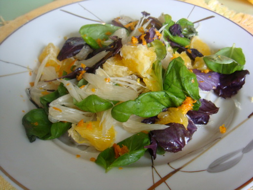 Салат с базиликом