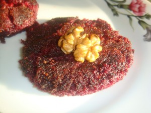 Свекольные котлеты с грецкими орехами