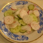 Салат с огурцом и редисом