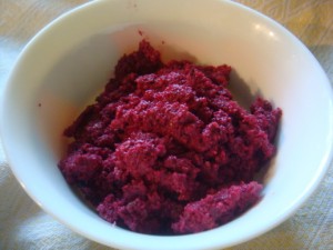 Детский праздничный Салат из свеклы с черносливом