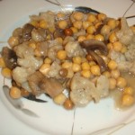 Нут со цветной капустой и грибами Нут со цветной капустой и грибами