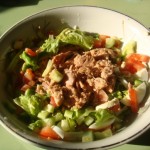 Салат с тунцом и овощами