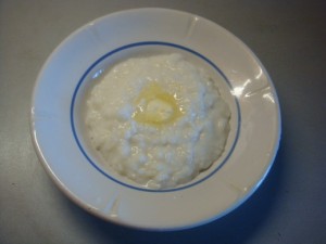 Рисовая каша на молоке на завтрак