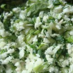 Зелёный салат с редисом