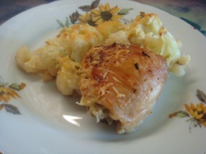 Курица, запечённая со цветной капустой