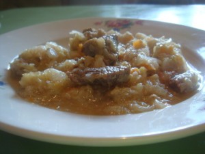 Свежая капуста, тушёная с мясом и молоком Свежая капуста, тушёная с мясом и молоком блюдо для детей